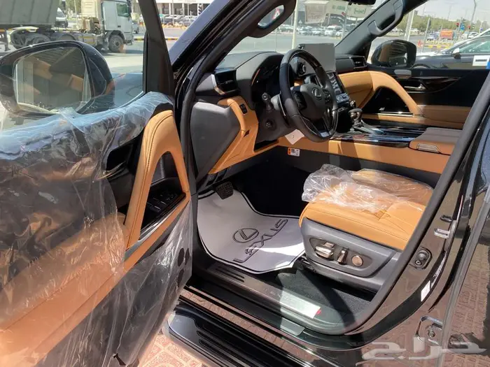 لكزس LX600 BB 2025 اسود داخلي جملي 11