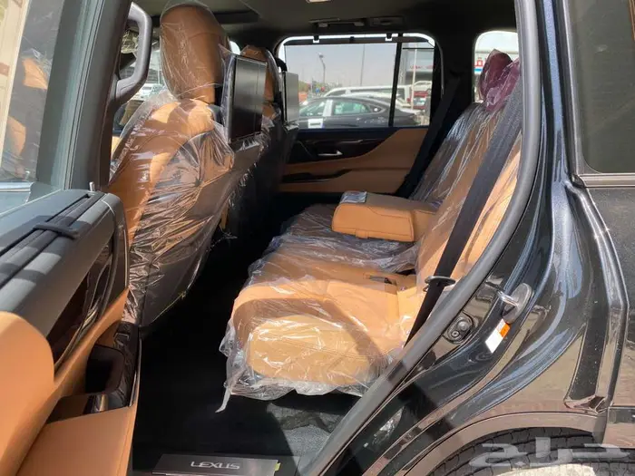 لكزس LX600 BB 2025 اسود داخلي جملي 13