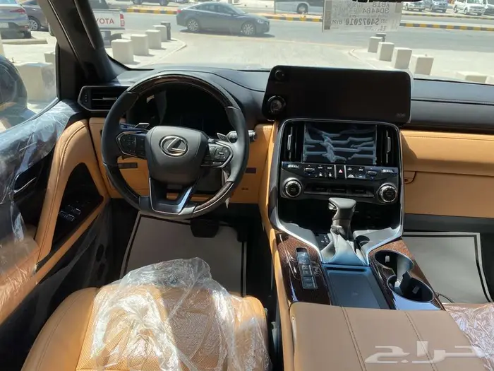 لكزس LX600 BB 2025 اسود داخلي جملي 16