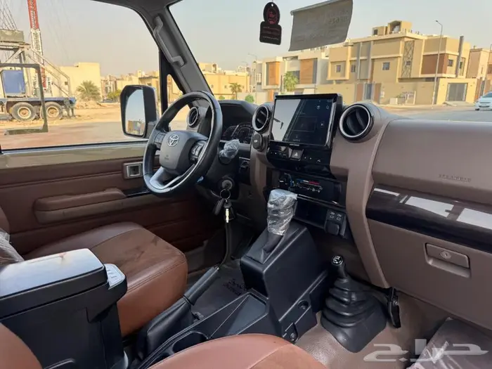 شاص 2025م بنزين بريمي فل كامل قير اوتوماتيك عداد 29 الف كلم 11