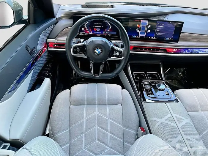 BMW 740i موديل 2023   الفئة السابعة   وارد أمريكا 5