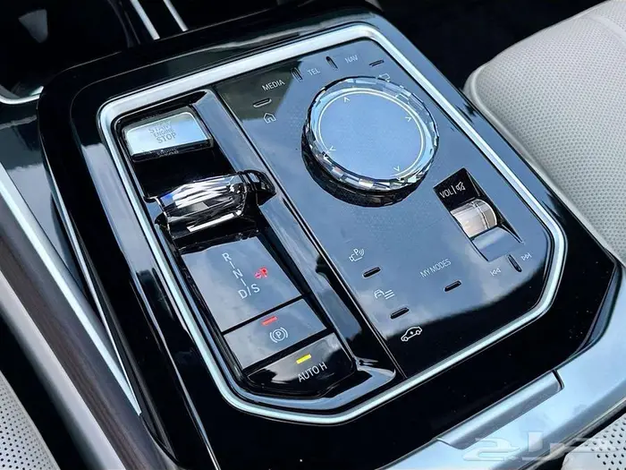 BMW 740i موديل 2023   الفئة السابعة   وارد أمريكا 10