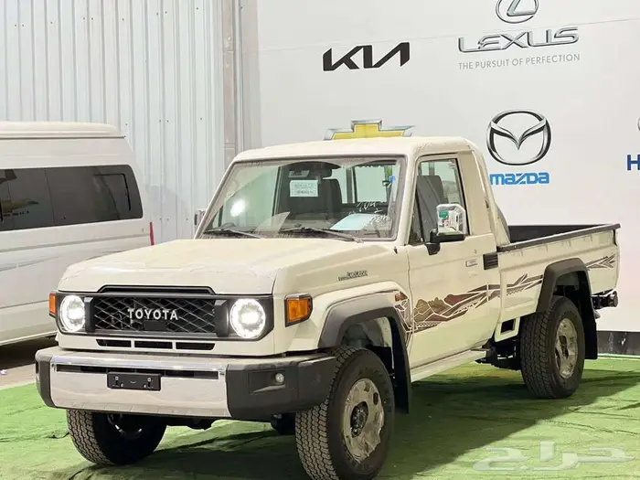 تويوتا شاص DLX قير عادي بدون ونش رفرف 2025 8