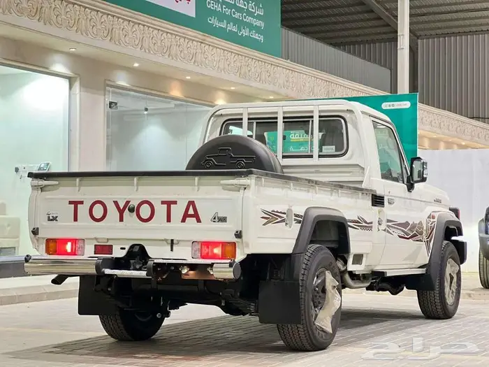 تويوتا شاص DLX قير عادي بدون ونش رفرف 2025 7
