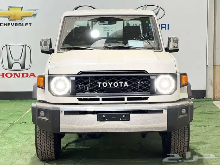 تويوتا شاص DLX قير عادي بدون ونش رفرف 2025 13