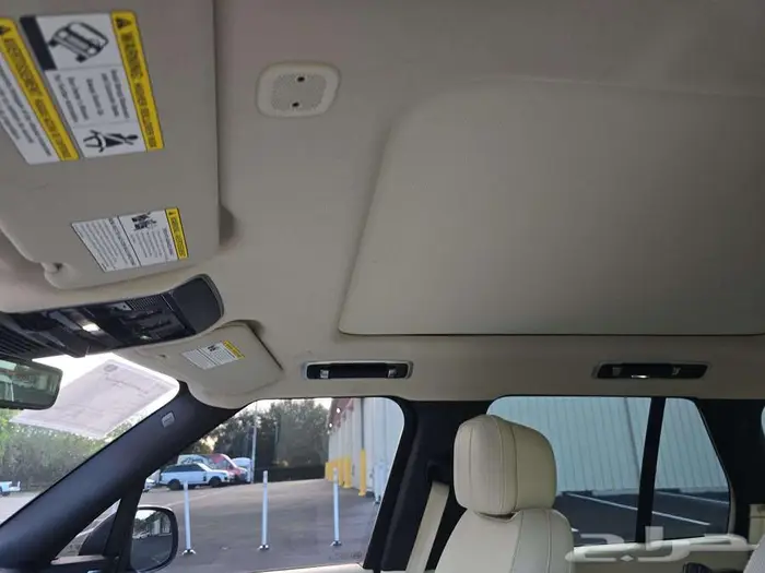 مزاد 10 09 Land Rover Range Rover SE 8