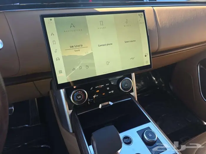 2023 Land Rover Range Rover SE 9