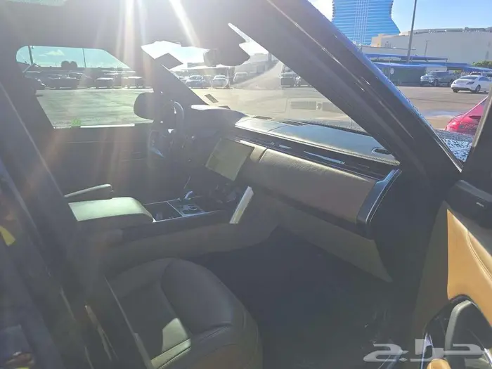 2023 Land Rover Range Rover SE 11
