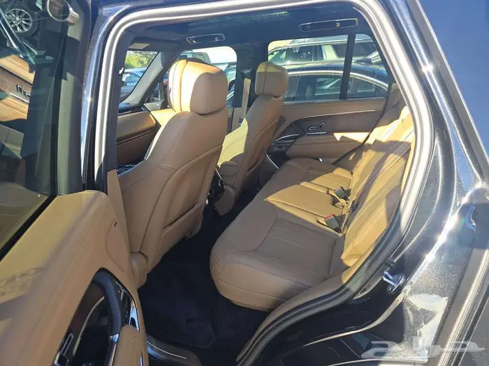 2023 Land Rover Range Rover SE 13