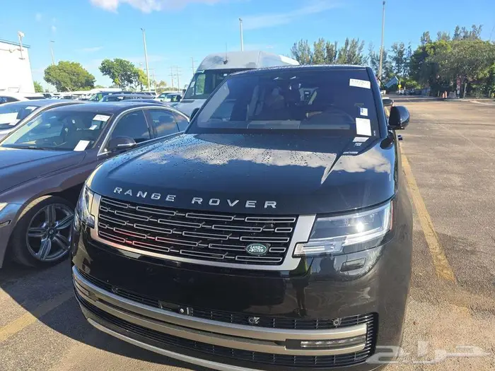 2023 Land Rover Range Rover SE 2