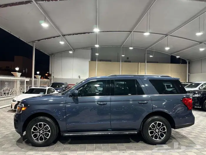 Ford Expedition XLT V6 5