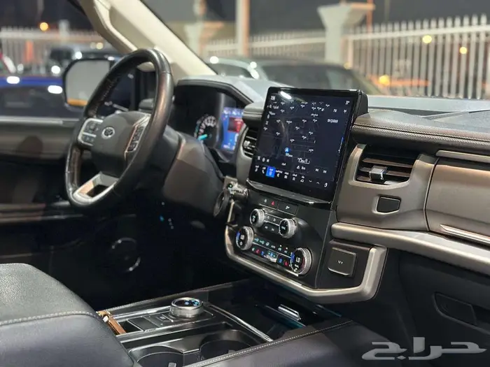 Ford Expedition XLT V6 8