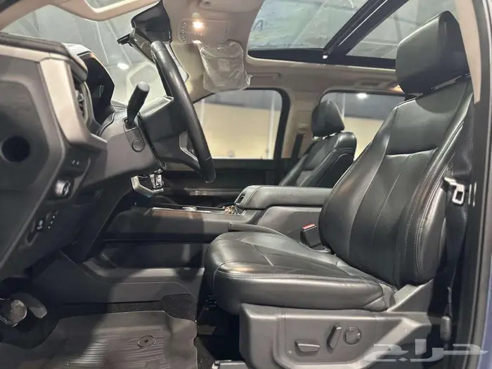 Ford Expedition XLT V6 9