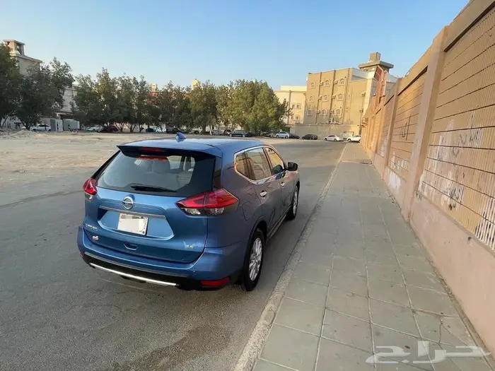 نيسان اكس تريل 1