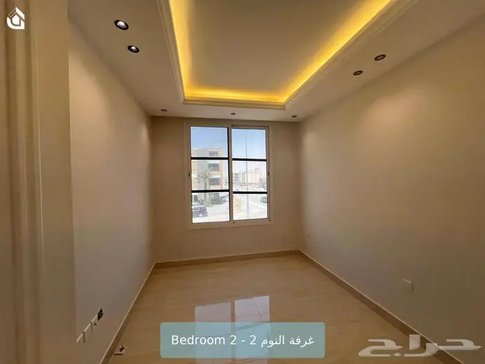 شقة من 3 غرف ومجلس في حي العارض 5