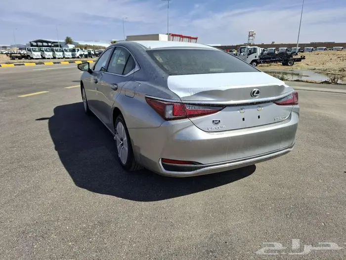 LEXUS ES250 2025 8