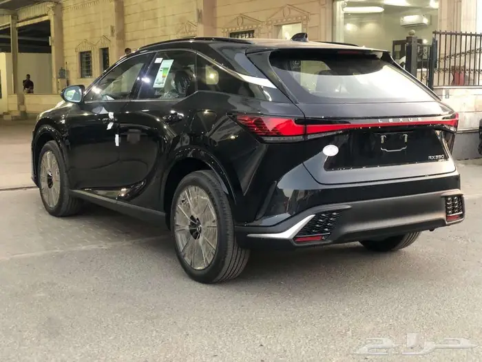 لكزس RX 350 FF 2025 اسبورت سعودي أسود داخل أحمر 3