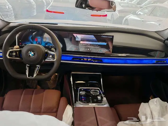 بي ام دبليو 735i موديل 2026 اسود خليجي 17