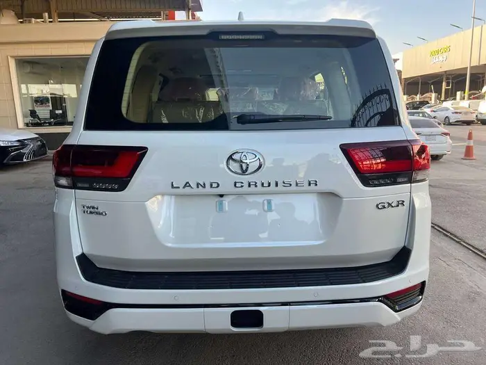 توويتا لاند كروزر GXR2 بنزين 2025 كاش واقساط ودفعتين 4
