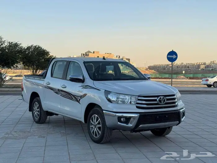هايلوكس غمارتين GLX2 جنوط بنزين 2025 1
