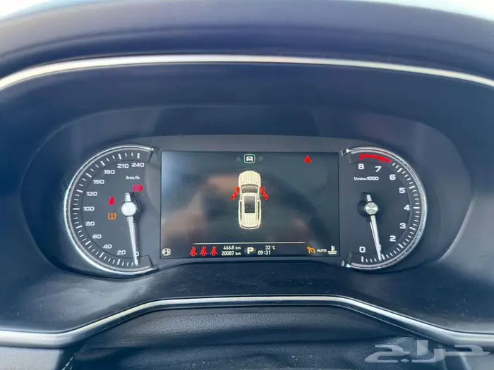 سيارة MG. موديل 2023 النوع RX 8 9