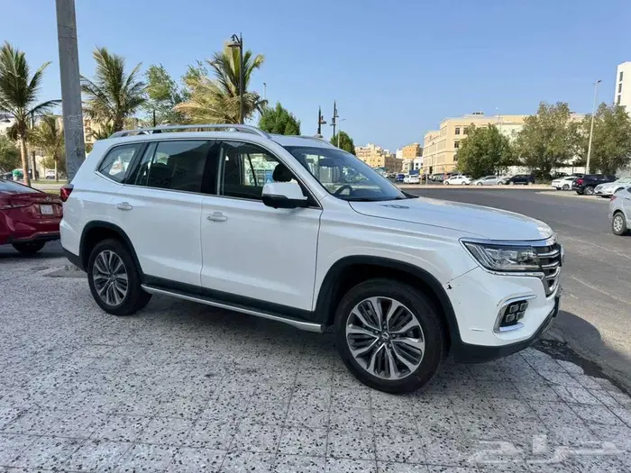 سيارة MG. موديل 2023 النوع RX 8 5