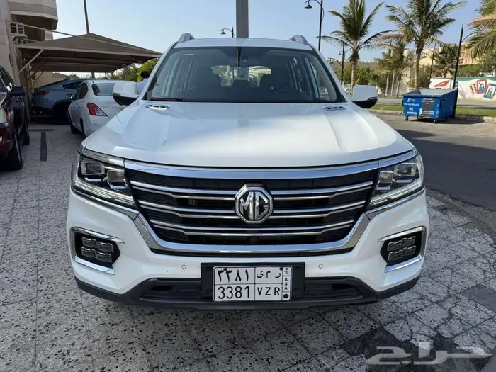 سيارة MG. موديل 2023 النوع RX 8 12
