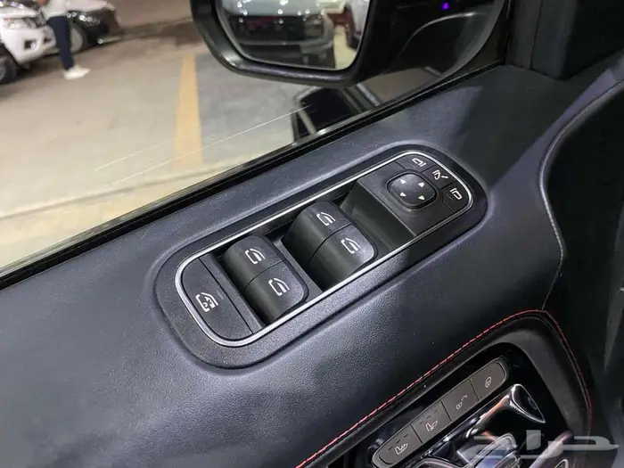مرسيدس G63 موديل 2019 اسود ماشيه 150الف كم 36
