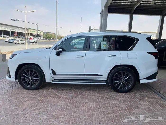 لكزس LX600 F SPORT 2025 3