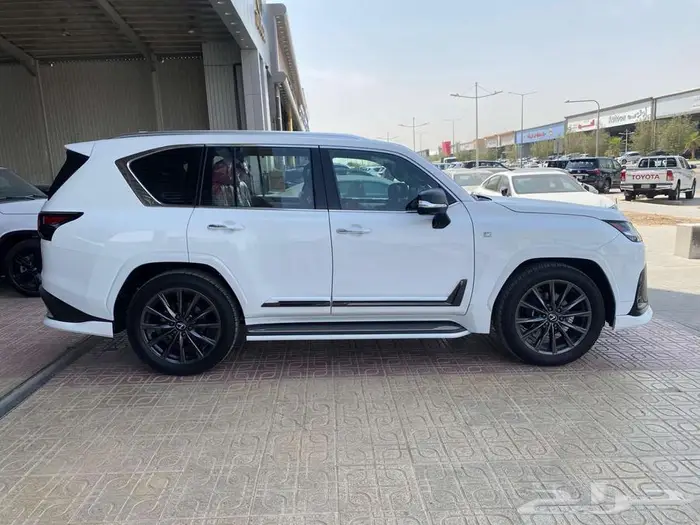 لكزس LX600 F SPORT 2025 4