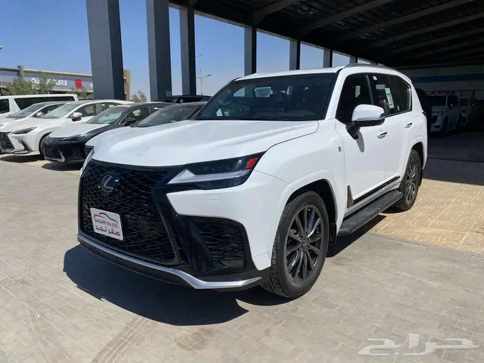لكزس LX600 BB 2023 ابيض داخلي احمر 1