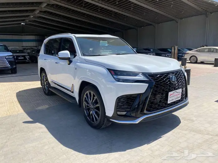 لكزس LX600 BB 2023 ابيض داخلي احمر 2