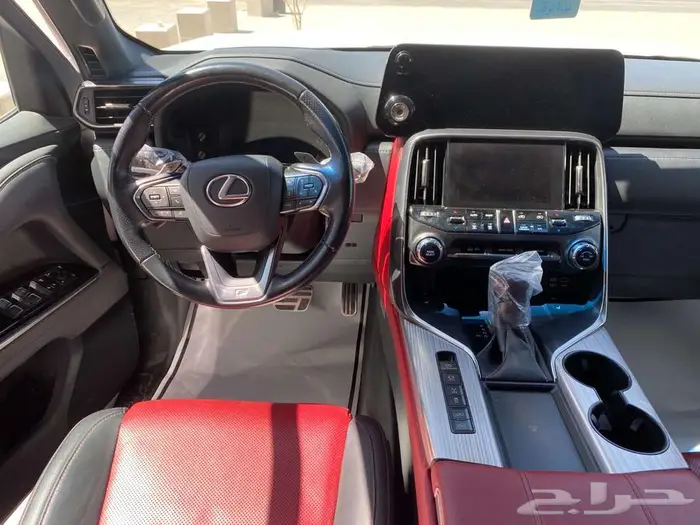 لكزس LX600 BB 2023 ابيض داخلي احمر 15