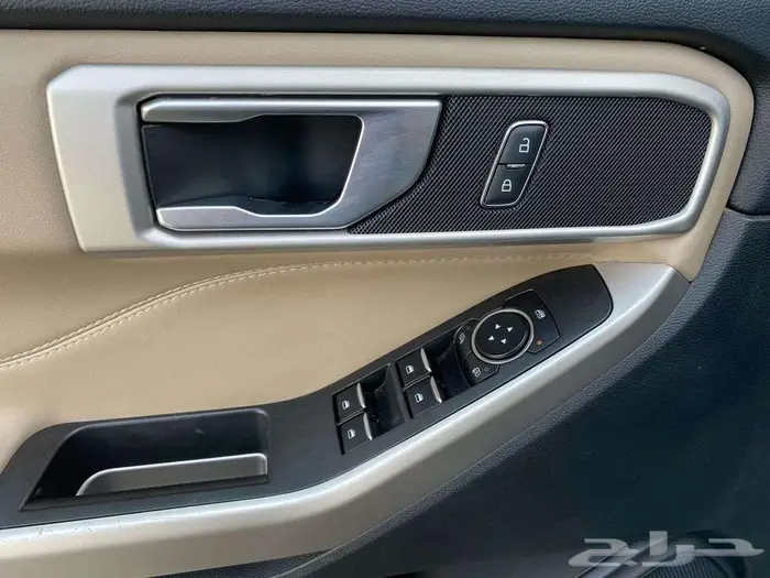 فورد اكسبلورر XLT موديل 2022 13