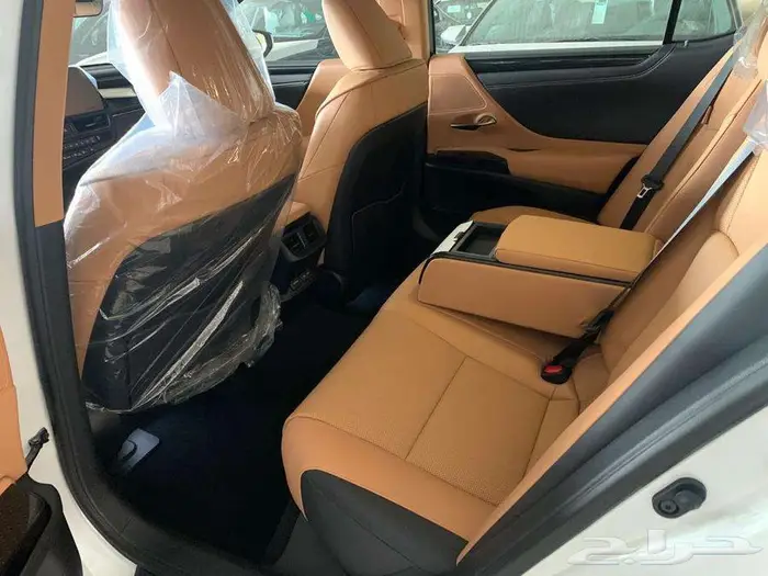لكزس اي اس 250 AAابيض واسود سعودي2025 8