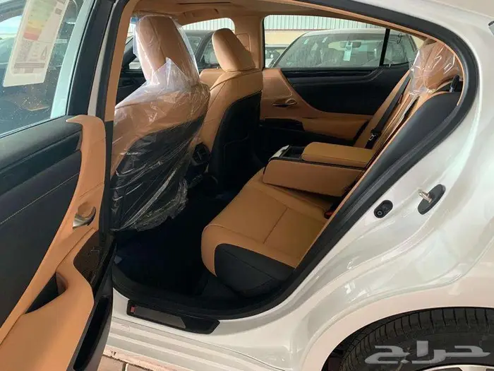 لكزس اي اس 250 AAابيض واسود سعودي2025 7