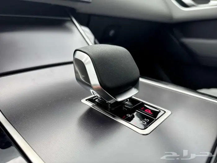 Range Rover Velar Dynamic SE 2026 12
