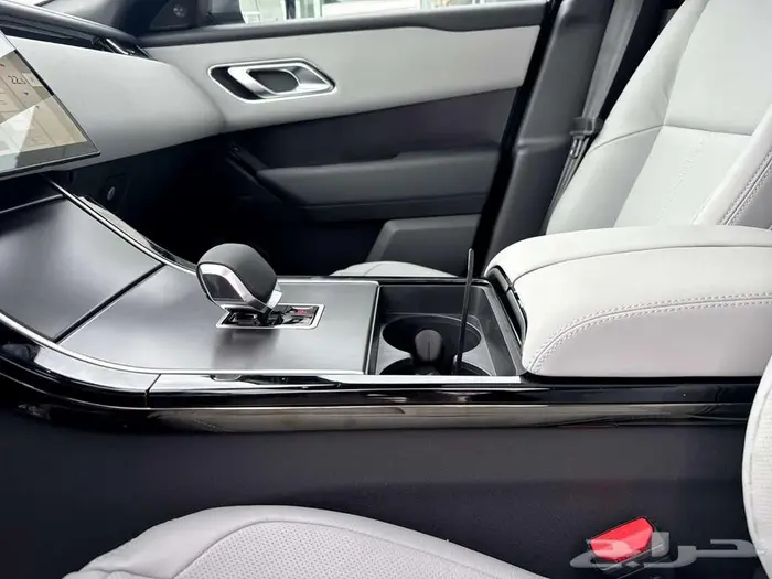 Range Rover Velar Dynamic SE 2026 11