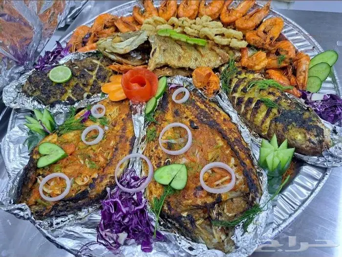 مطعم أسماك للتقبيل بكامل أغراضه 2