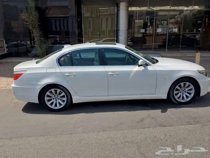 سيارة bmw 520i موديل 2010 3