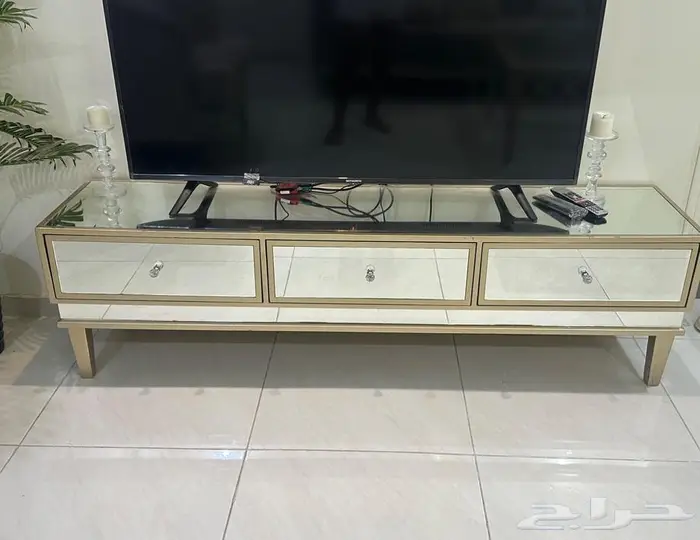 كنب وطاولة شاشه للبيع 0