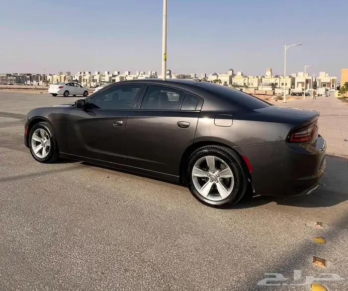 للبيع دوج تشارجر V6 1