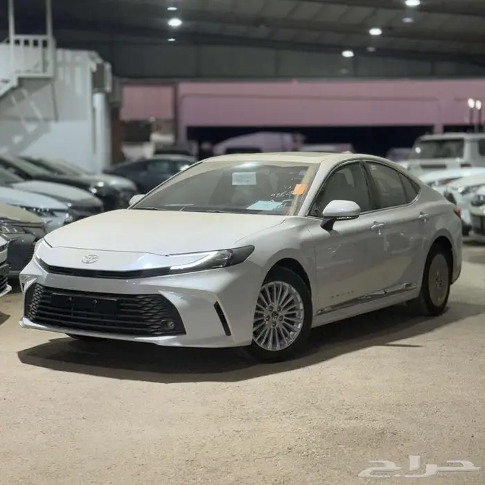 تويوتا كامري LE موديل 25 كاش وتقسيط 0