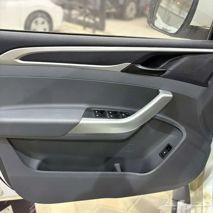 ام جي T60 بنزين قير عادي 2024 8