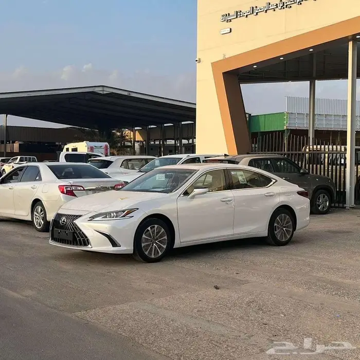 لكزس ES250 AA ستاندر 2025 - كاش و أقساط 0