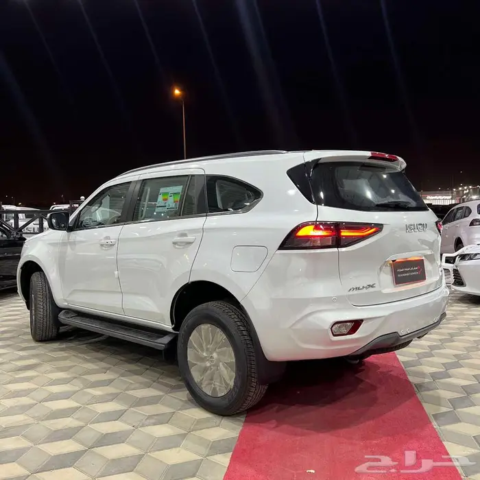 ايسوزو mux 2024 17