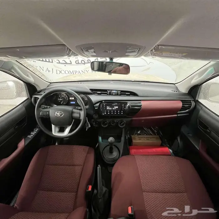 هايلوكس DLX غمارتين م2.4 دبل ديزل قير عادي وتماتيك بريمي2025 8