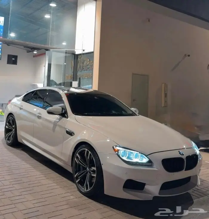 BMW M6 لوحات إمراتية 0