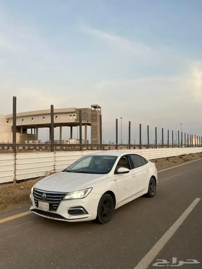 سيارة ام جي 5 2