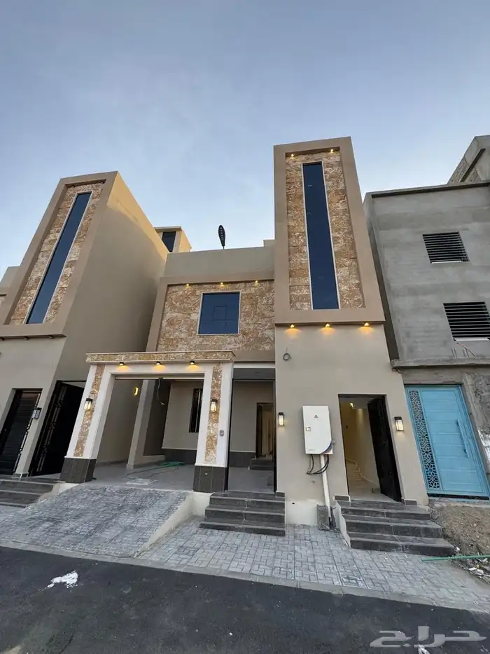 للبيع روف دور وملحق بدرج خارجى قريب من مطار ابها 1